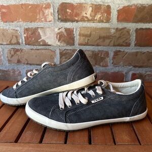 Women’s Taos Grey Sneaker
